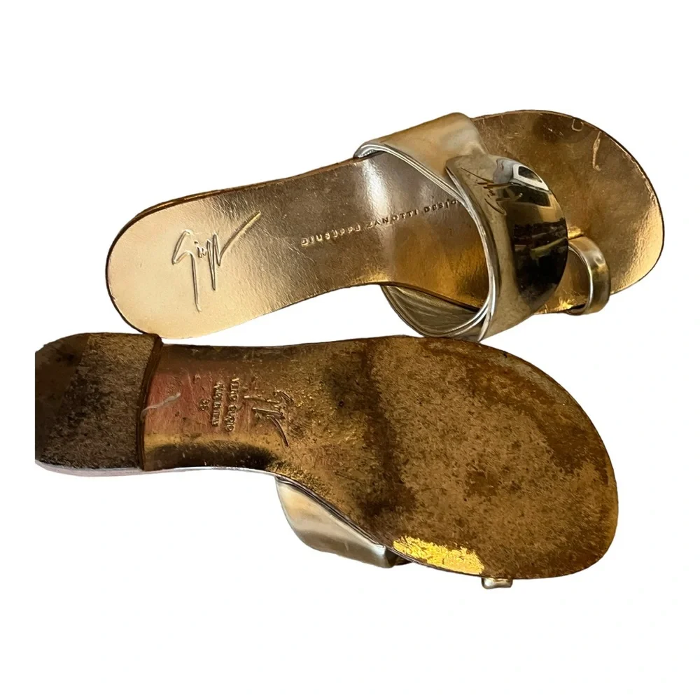 Stunning Giuseppe Zanotti Nude Sandals Mirror Vamp Toe Ring Nappa SZ 35 - Picture 3 of 12